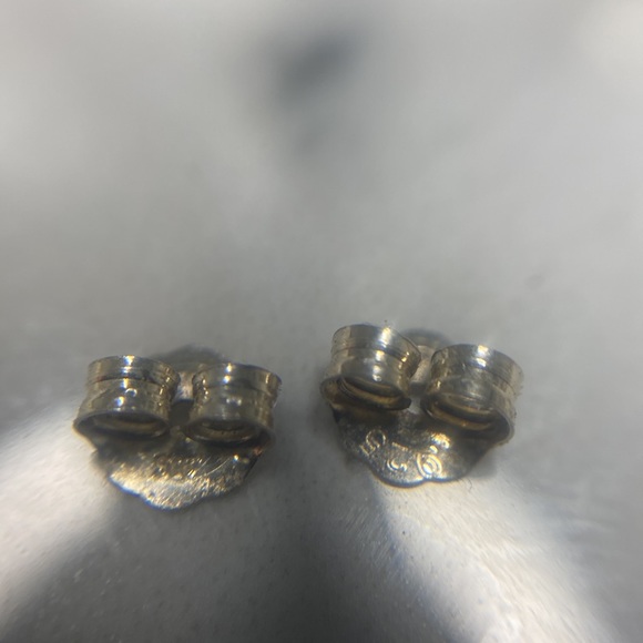 Sterling silver heart studs 925 - Picture 4 of 4